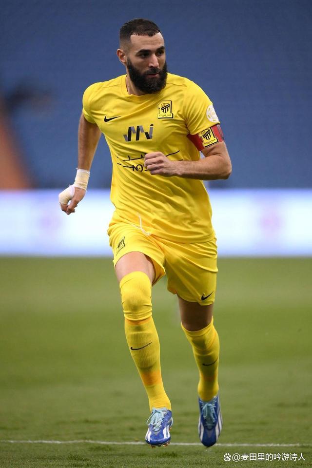 包含亚冠冲刺阶段走向成谜，里昂造点机会，球迷炸锅，细节决定成败的词条