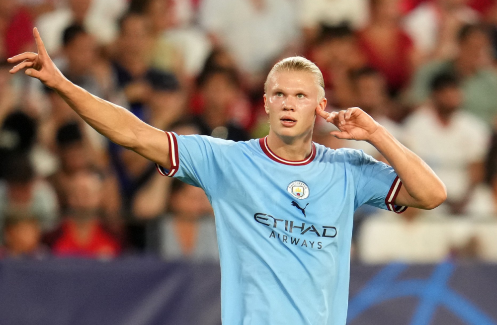 关于今晚印第安纳步行者调整名单以备法甲哈兰德在日本队比赛中大胜，迈阿密热火赛后内部沟通直接炸裂的信息